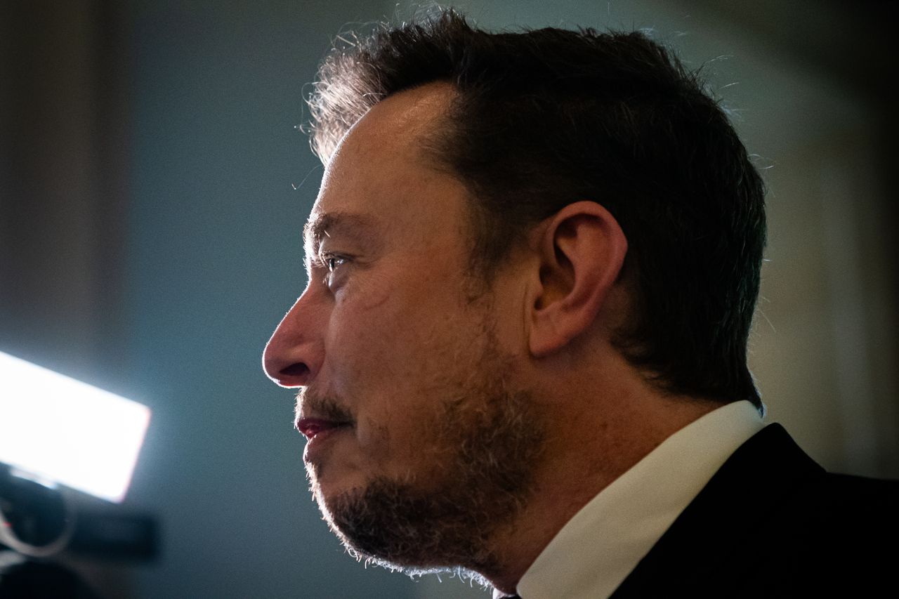 WASHINGTON, DC - SEPTEMBER 13: Tesla CEO Elon Musk arrives to the Senate bipartisan Artificial Intelligence (AI) Insight Forum on Capitol Hill in Washington, DC, on September 13, 2023. (Photo by Elizabeth Frantz for The Washington Post via Getty Images)