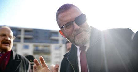 PE zajmie się immunitetem Brauna. Komisja podjęła decyzję