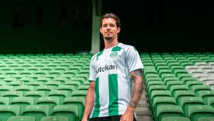Oficjalnie. Polski napastnik zmienił klub w Eredivisie