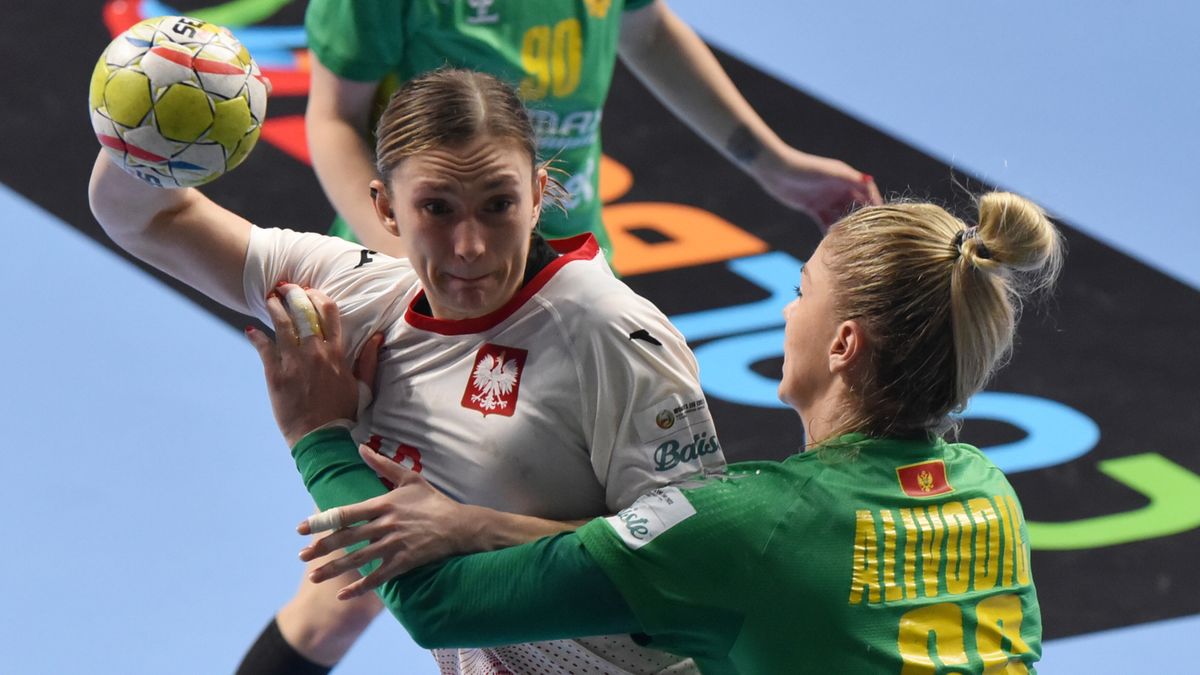 PAP/EPA / BORIS PEJOVIC / Na zdjęciu: Karolina Kochaniak-Sala zatrzymywana przez Emę Alivodić