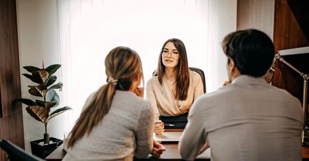Polacy zmieniają podejście do małżeńskich finansów. Padł rekord