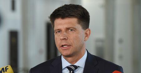 Szydło zdymisjonuje Jackiewicza? Petru: szef MSP powinien stracić stanowisko