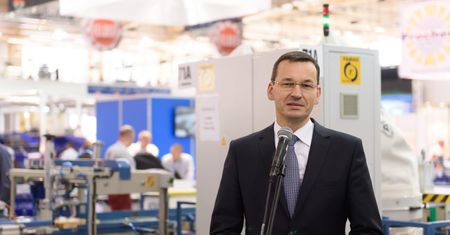 Morawiecki: branża autobusów elektrycznych to wielka szansa dla Polski