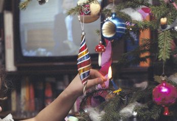 W czasach PRL-u królowały na choinkach. Teraz są warte fortunę