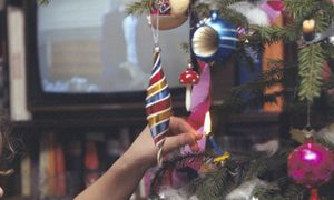 W czasach PRL-u królowały na choinkach. Teraz są warte fortunę