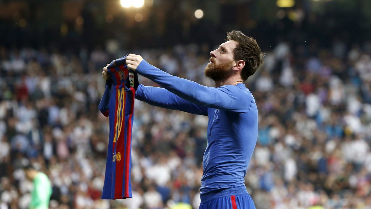 Lionel Messi celebrujący gola