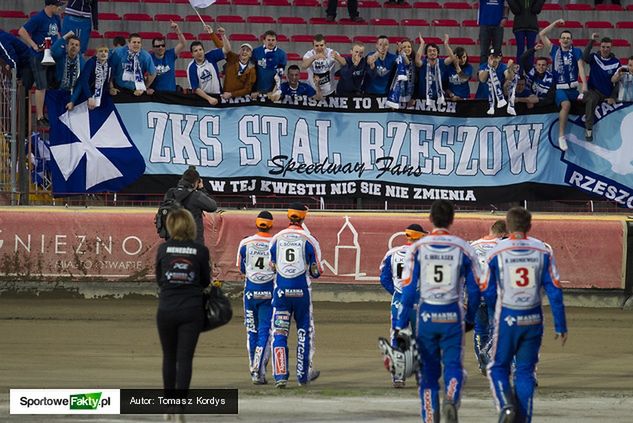 Kibice Stali Rzeszów zwycięstwo w Gnieźnie zawdzięczają głównie swojemu kapitanowi - Rafałowi Okoniewskiemu