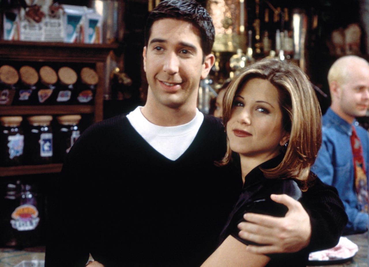 David Schwimmer and Jennifer Aniston on the set of "Friends"