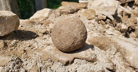 Prace archeologiczne na zamku Kmitów. "Tworzymy tzw. trwałą ruinę"