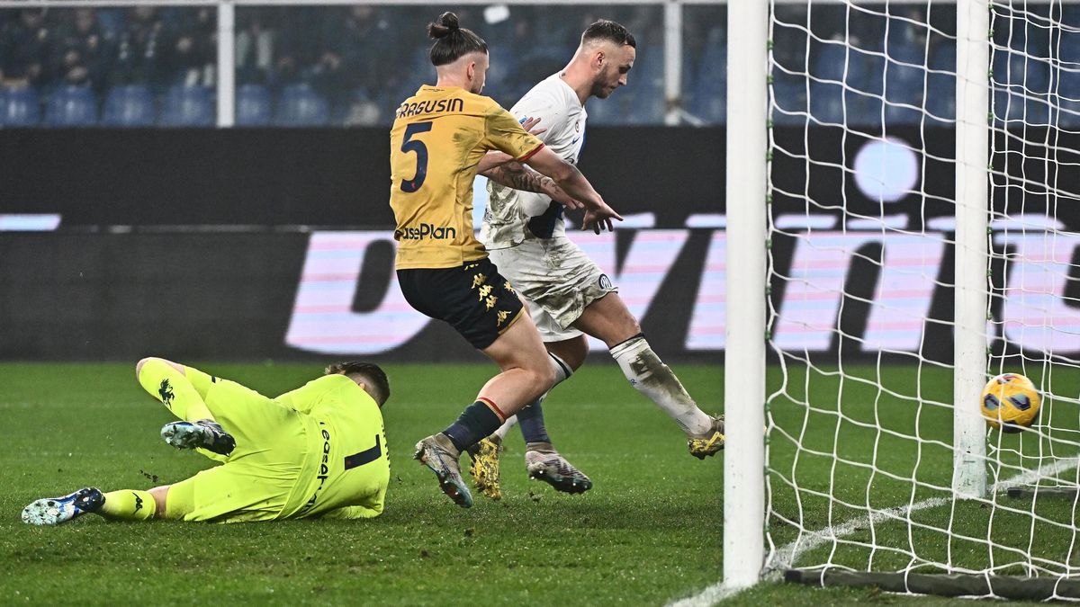 Zdjęcie okładkowe artykułu: PAP/EPA / LUCA ZENNARO / Na zdjęciu: Marko Arnautović strzelił gola dla Interu, ale po chwili odpowiedział Radu Dragusin