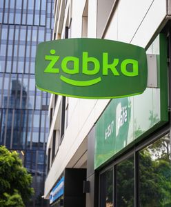 Żabka w ogniu krytyki. Tak sieć kusi klientów przed majówką