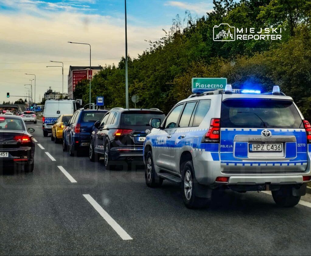 Piaseczno: Wjechał Toyotą w dwa auta. Kierujący miał 2,5 promila alkoholu