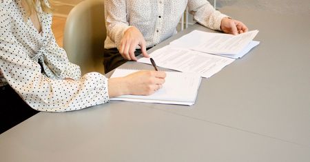 Klauzula poufności – czym jest i jakie są jej funkcje?