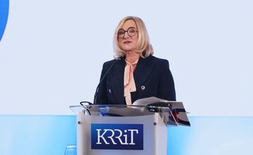 18 tys. skarg do KRRiT. Najwięcej postępowań przeciwko TVP i Republice