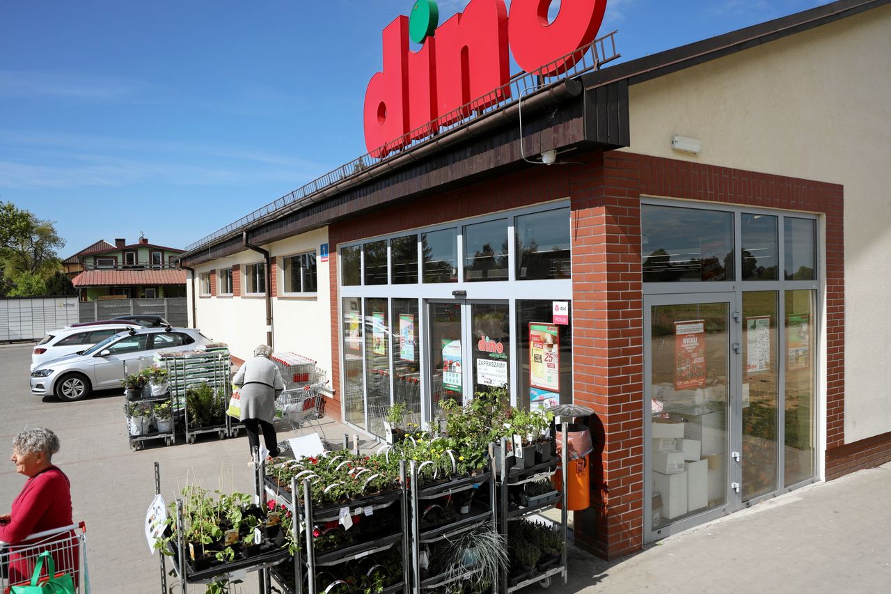 Dino bez prądu? Duże opóźnienie kontrowersyjnego sklepu na Wilanowie
