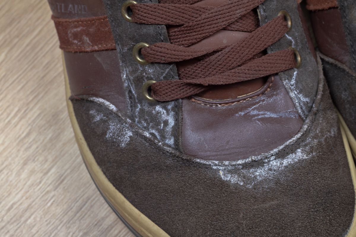 Winter shoe care: Clean and fresh with household staples