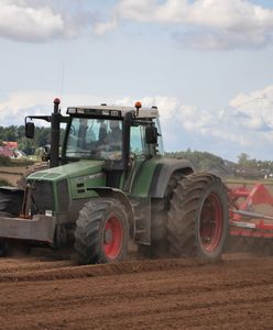 Pościg w Nockowej. Ucieczkę traktorem zakończył w polu