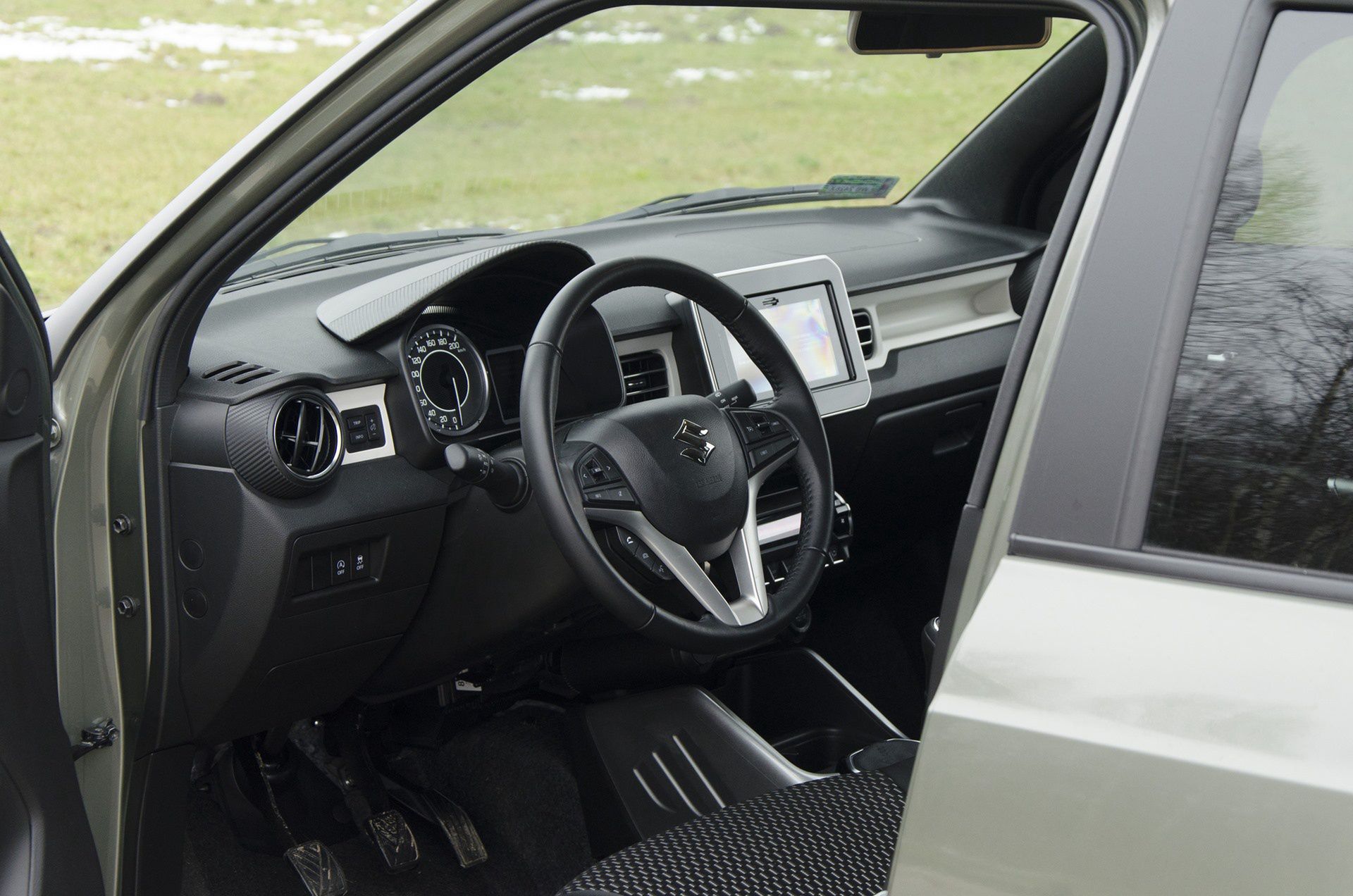 Suzuki Ignis i Toyota Yaris Cross