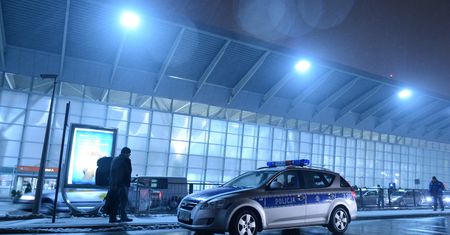 Bomba na Okęciu. Saperzy już pracują