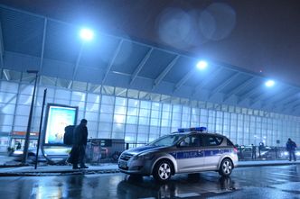 Bomba na Okęciu. Saperzy już pracują