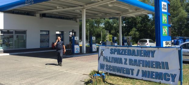 Stacja Bobryk sprzedaje paliwo z niemieckiej rafinerii, która tak naprawdę należy do rosyjskiego koncernu