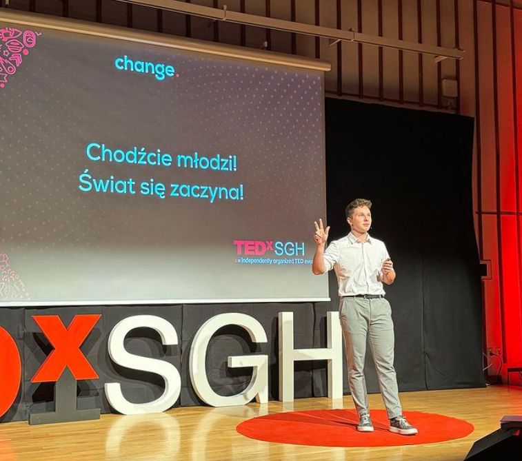 Nataniel Brożnowicz wystąpił na TEDx w Warszawie