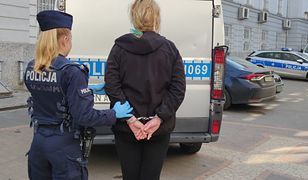 Gdańsk. Pasażerka taksówki wpadła w furię i wyłamała palec kierowcy