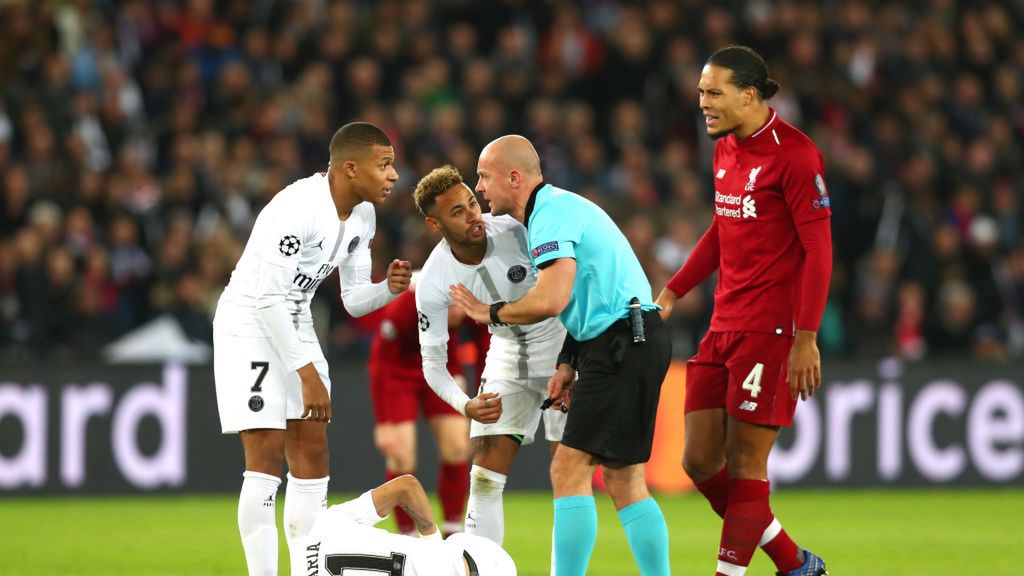 Getty Images / Clive Rose / Na zdjęciu: Szymon Marciniak w meczu PSG - Liverpool