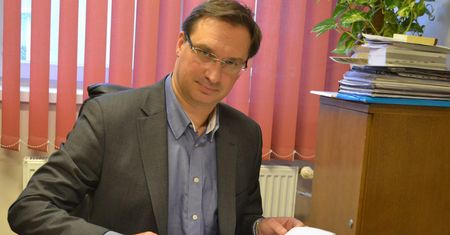 Wybory korespondencyjne. Komornik: 15 proc. ludzi nie ma skrzynek, a 30 proc. nie ma w miejscu zameldowania