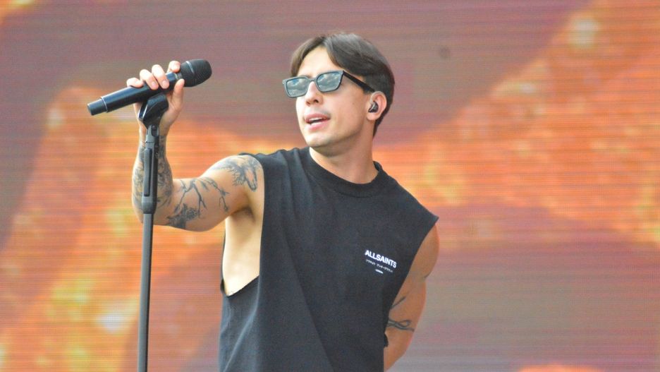 Dawid Kwiatkowski w Poddębicach podczas trasy &#34;Lata z Radiem i Telewizją Polską&#34;