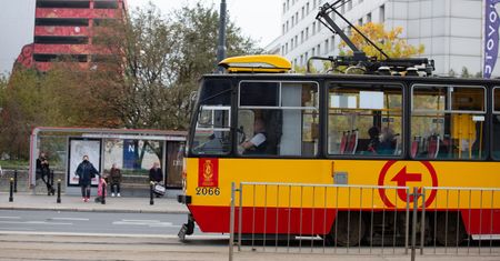Warszawa. Remont torowiska na placu Bankowym. Zmiany w ruchu tramwajów
