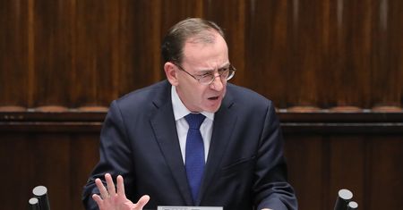"To nieprawda". Schetyna uderza w Kamińskiego