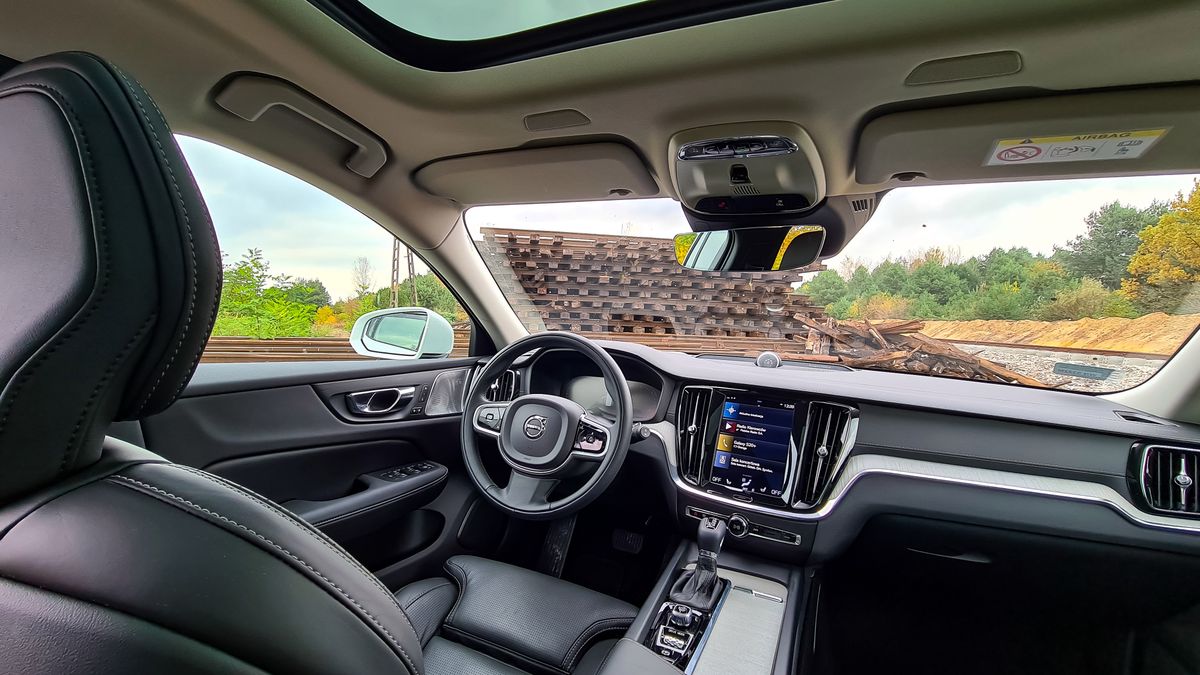 Volvo V60 Cross Country: System info-rozrywki, audio Bowers & Wilkins i systemy bezpieczeństwa 1