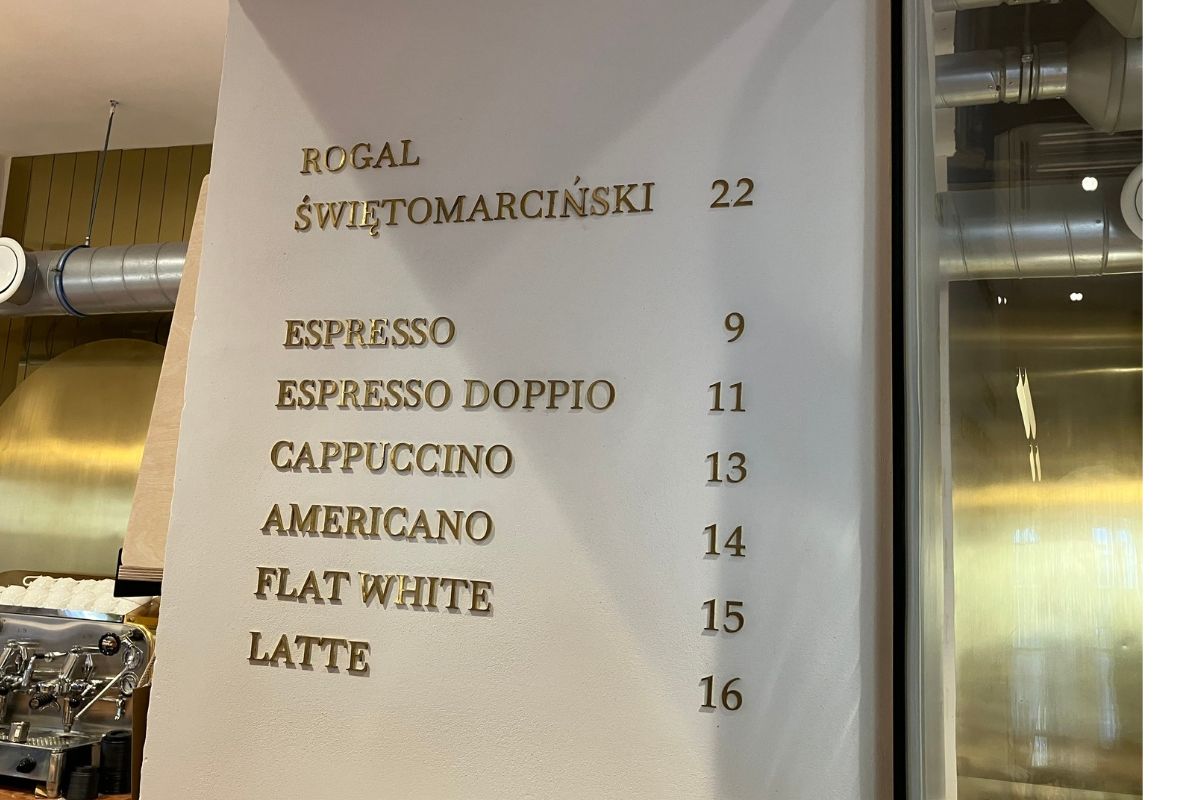 Cena rogali świętomarcińskich w kawiarni na Starym Rynku