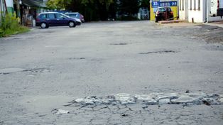 Kosewo: Droga nieutwardzona, do tego z gruzem i ostrymi elementami. "Mieszkańcy są załamani"