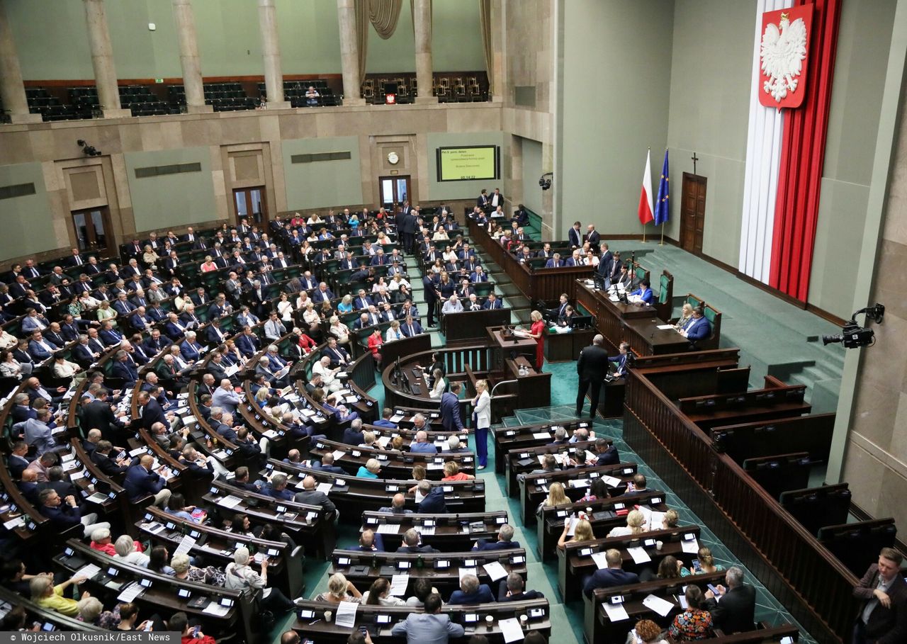 Rekordowe wydatki na Sejm. W 2023 r. wydamy o 100 mln zł więcej