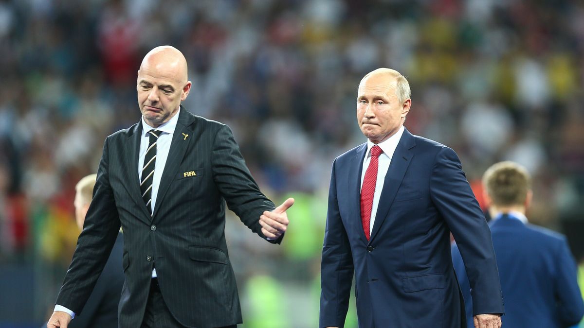 Zdjęcie okładkowe artykułu: East News / Tomasz Jastrzebowski/Foto Olimpik/REPORTER / Na zdjęciu: Gianni Infantino i Wladimir Putin