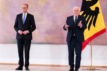 Steinmeier uderza w Merza? Mówi o "politycznie fatalnym błędzie"