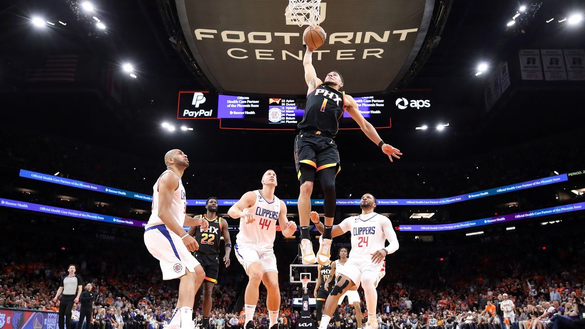 Zdjęcie okładkowe artykułu: Getty Images / Christian Petersen / Na zdjęciu: Koszykarze podczas meczu NBA.