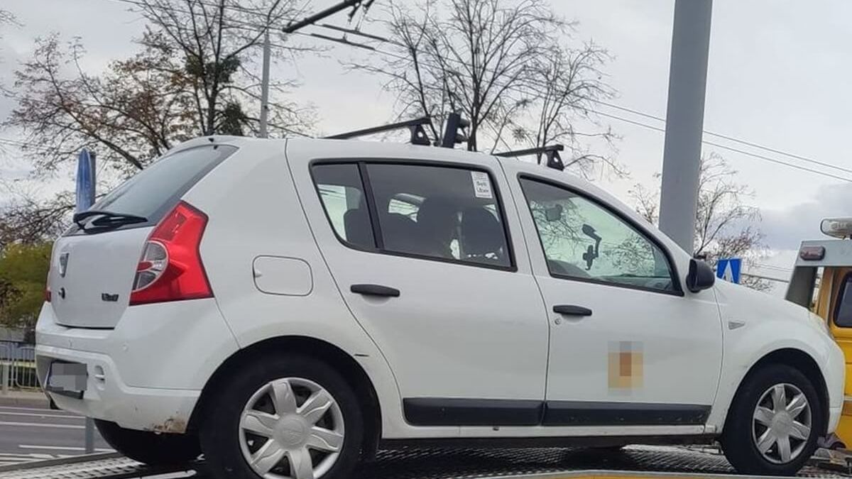 Taksówka po kontroli policji odjechała na lawecie