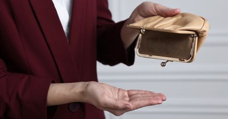 Kobiety częściej pobierają niższe emerytury. ZUS pokazał skalę różnicy