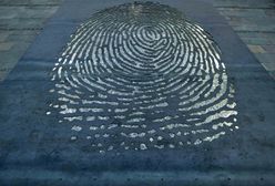 Odbicie linii papilarnych Miłosza - nowa rzeźba w Krakowie