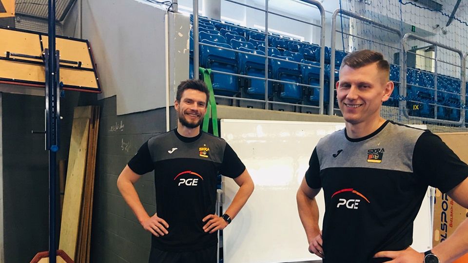 Zdjęcie okładkowe artykułu: Materiały prasowe / PGE Skra Bełchatów / Wojciech Sobala (z lewej) na treningu w Bełchatowie