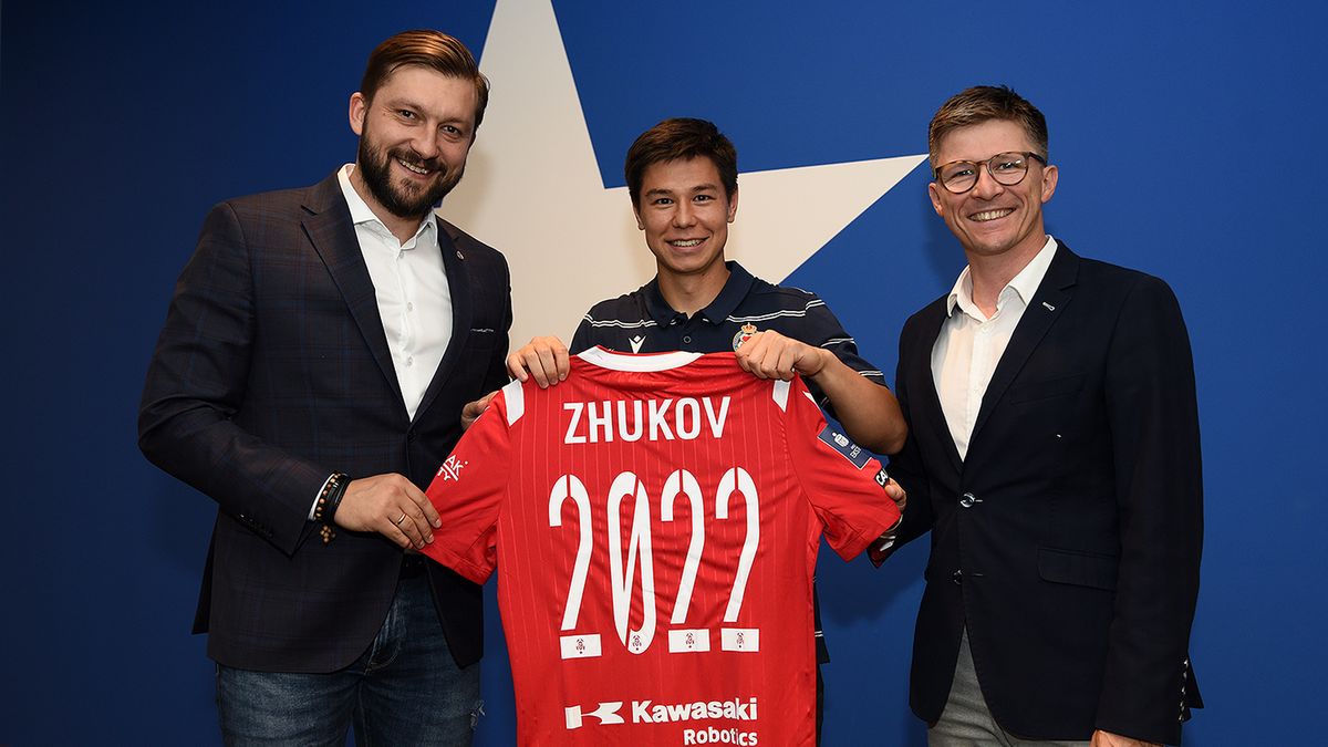 Materiały prasowe / Joanna Żmijewska/Wisła Kraków SA / Na zdjęciu: Dawid Błaszczykowski, Georgij Żukow i Maciej Bałaziński