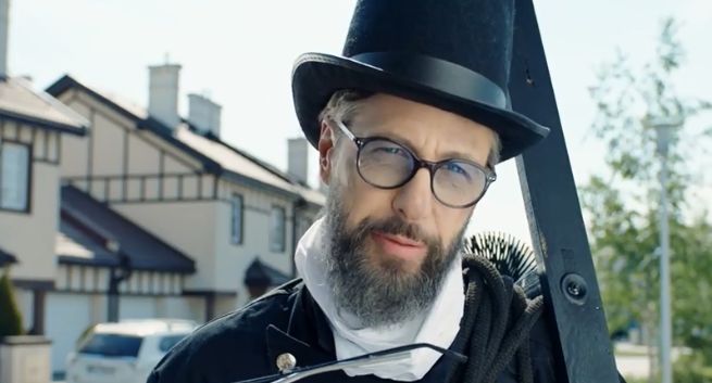 Szymon Majewski jako kominiarz reklamuje Dwupak w Plusie dla klientów Cyfrowego Polsatu (wideo)