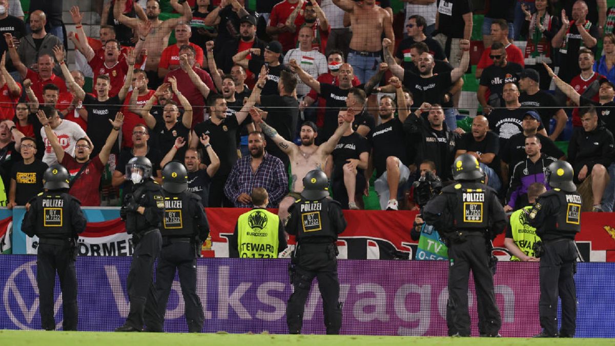 węgierscy fani na stadionie w Monachium