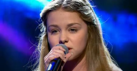To ona reprezentowała nas na Eurowizji przed Roksaną Węgiel i Viki Gabor. Jak dziś wygląda Olivia Wieczorek i co u niej słychać? (ZDJĘCIA)