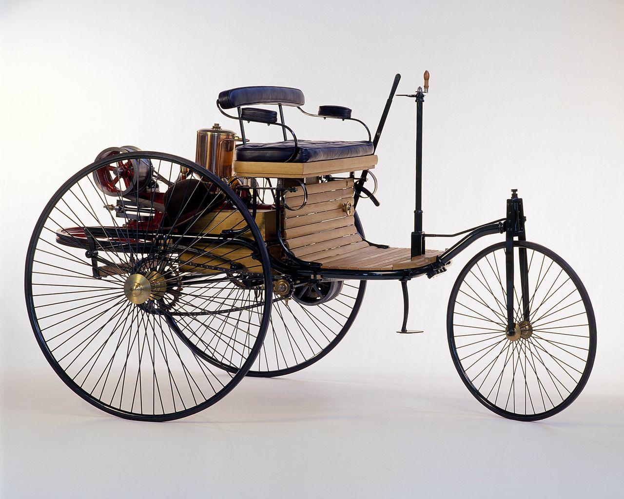 1885 Benz Automobil (fot. car-and-travel.com)