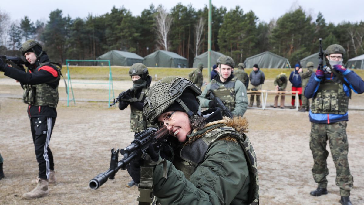 uczestnicy szkolenia
Pawe� Supernak
akcja, bro�, d�uga, dziewczyna, inauguracja, karabin, kobieta, strzelanie, strzelnica, szkolenie, trenuj z NATO, wojsko, wojskowi, �o�nierz �o�nierze, �o�nierze, �o�nierzy, 24 24., Brygada, cywile, cywil�w, jednodniowe, jednostka, Pancerna, program, projekt, rocznica, Trenuj z wojskiem, Warszawska, Weso�a, wojskowa, z NATO, kobiety w wojsku, uzbrojenie