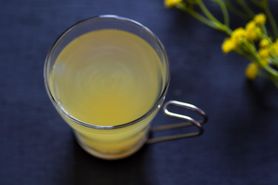 Kruszy kamienie nerkowe w drobny pył. Złotą herbatę przygotujesz w 10 minut